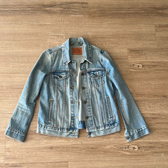 Women’s Levi’s Denim Jacket - Picture 1 of 3